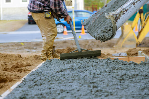 Best Concrete Driveway Installation  in Riverdale, GA